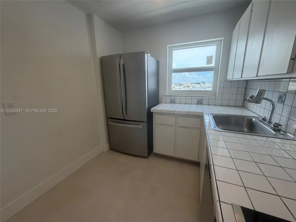 245 18th St #805 Miami Beach, FL 33139