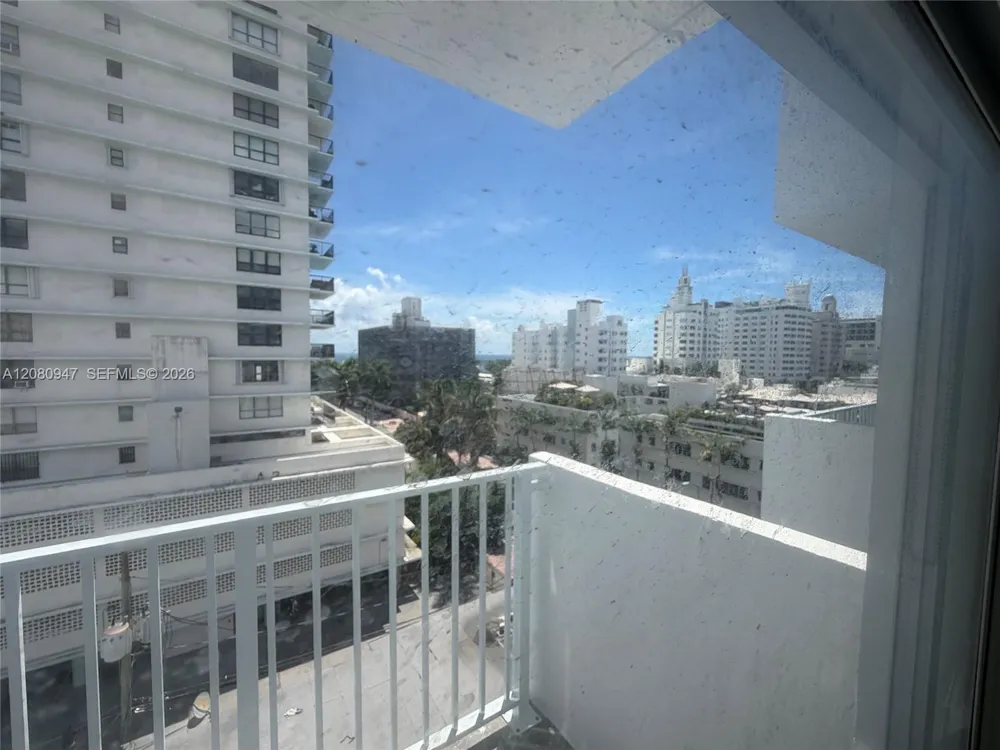 245 18th St #805 Miami Beach, FL 33139