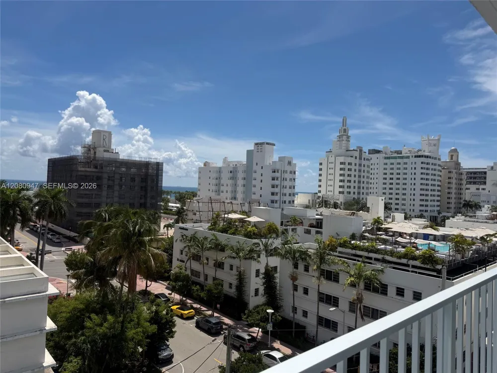245 18th St #805 Miami Beach, FL 33139