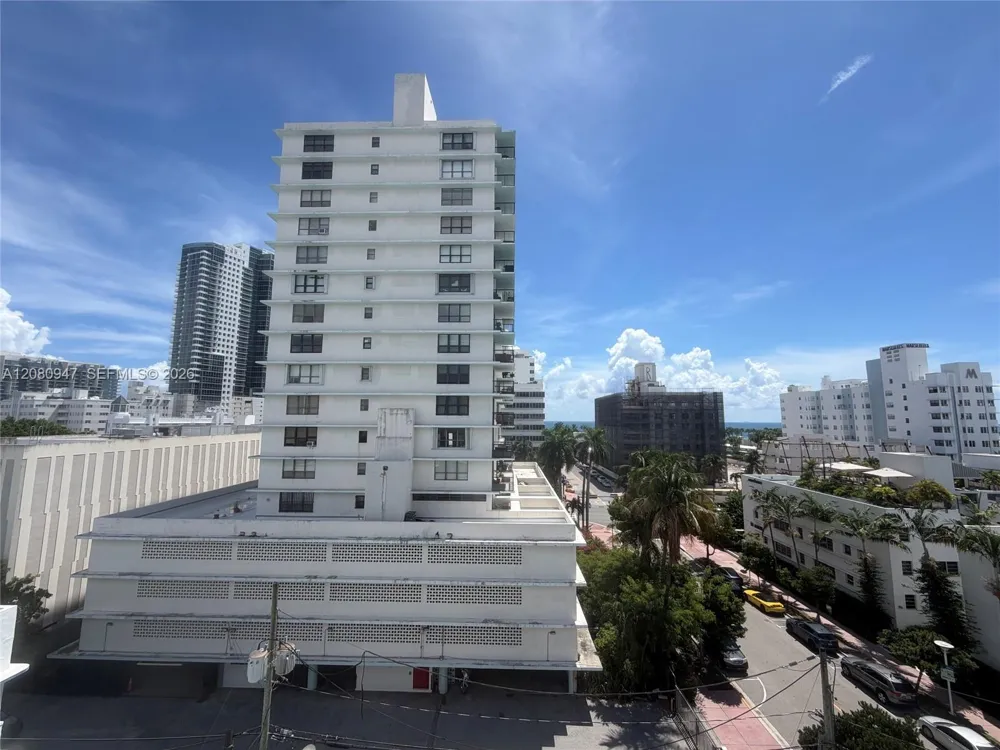 245 18th St #805 Miami Beach, FL 33139