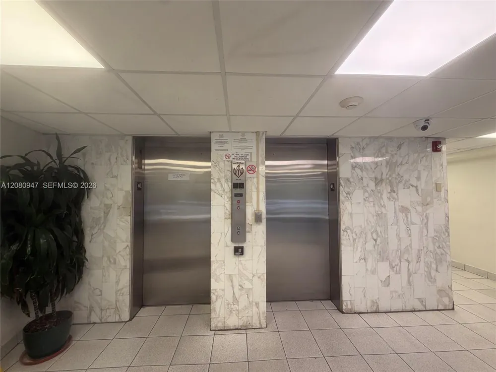 245 18th St #805 Miami Beach, FL 33139