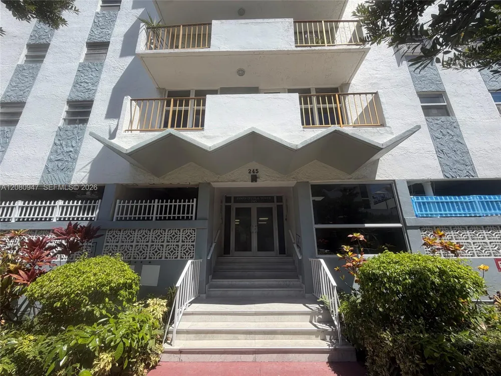 245 18th St #805 Miami Beach, FL 33139