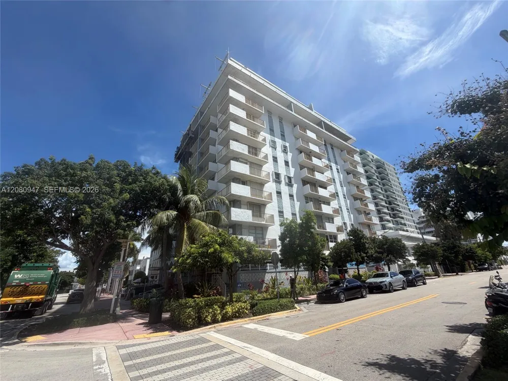 245 18th St #805 Miami Beach, FL 33139