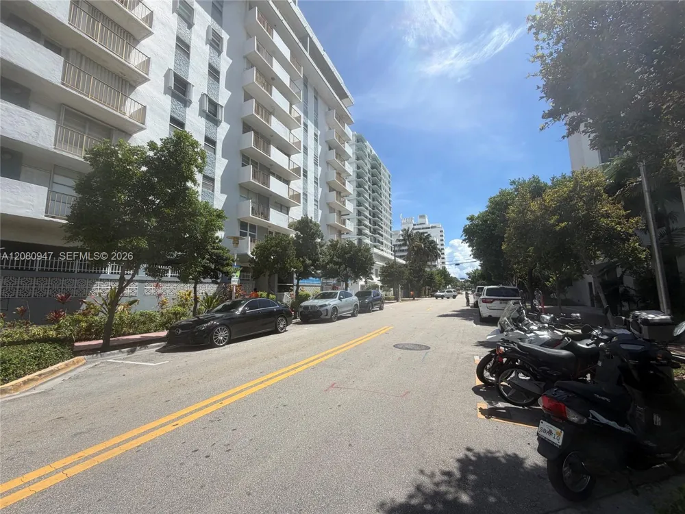 245 18th St #805 Miami Beach, FL 33139