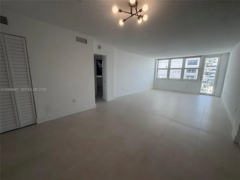 245 18th St #805 Miami Beach, FL 33139