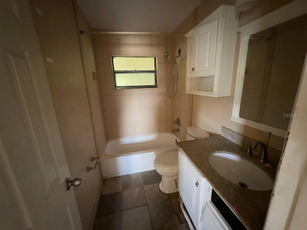 996 GRAYSON DRIVE Orlando, FL 32825