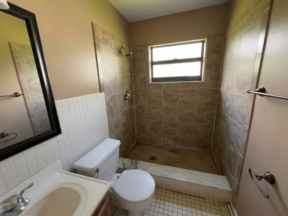 996 GRAYSON DRIVE Orlando, FL 32825