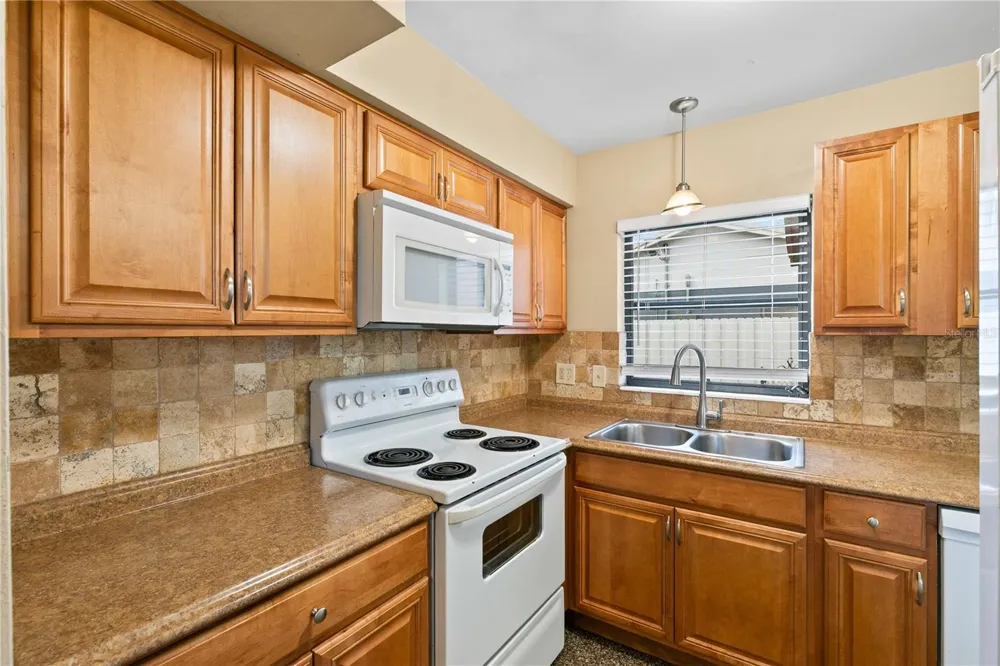 1484 VIBURNUM LANE Winter Park, FL 32792