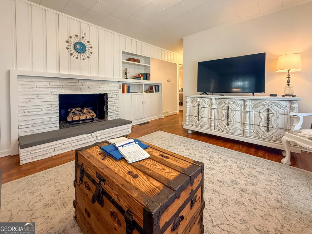 3729 Duncan Bridge RD Cornelia, GA 30531