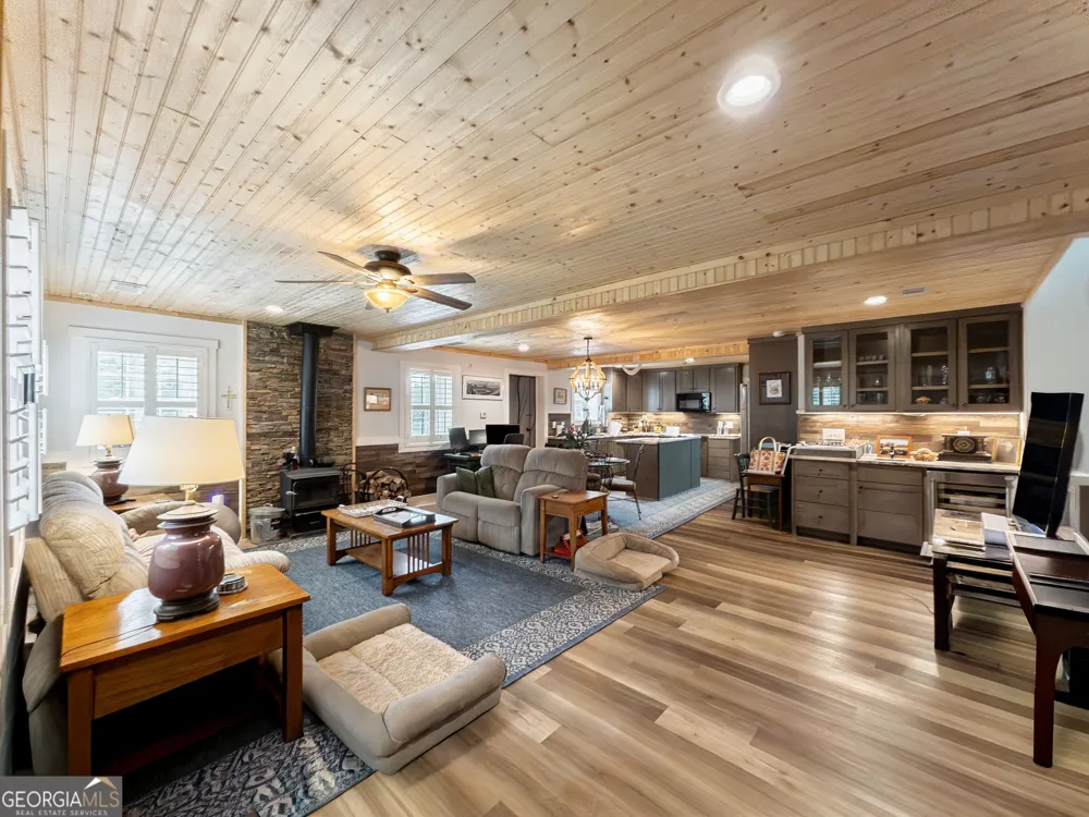 4896 Barnett Shoals RD Athens, GA 30605
