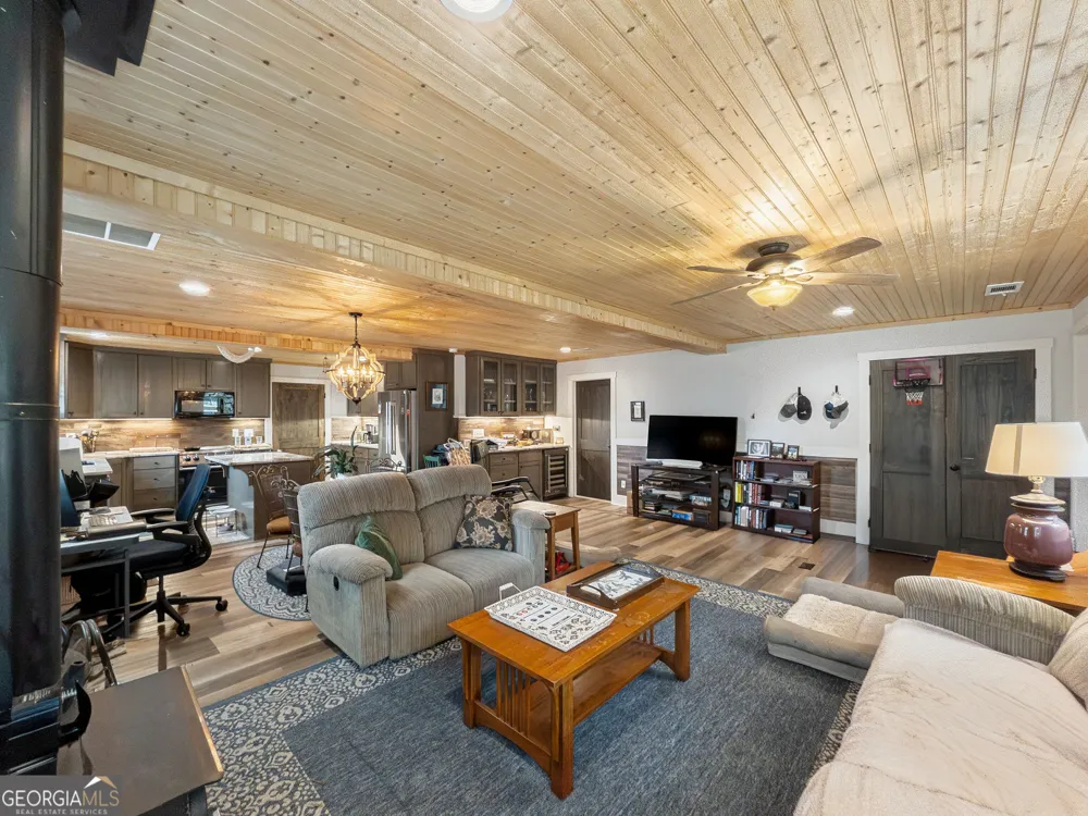 4896 Barnett Shoals RD Athens, GA 30605