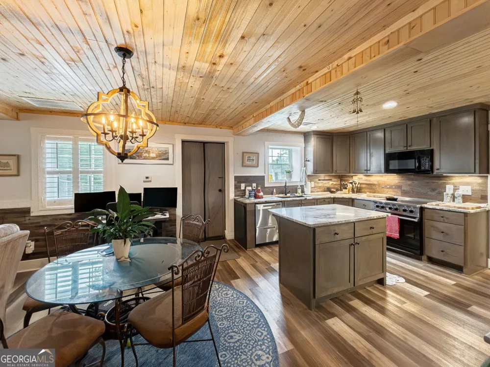 4896 Barnett Shoals RD Athens, GA 30605