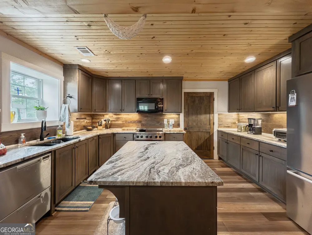 4896 Barnett Shoals RD Athens, GA 30605