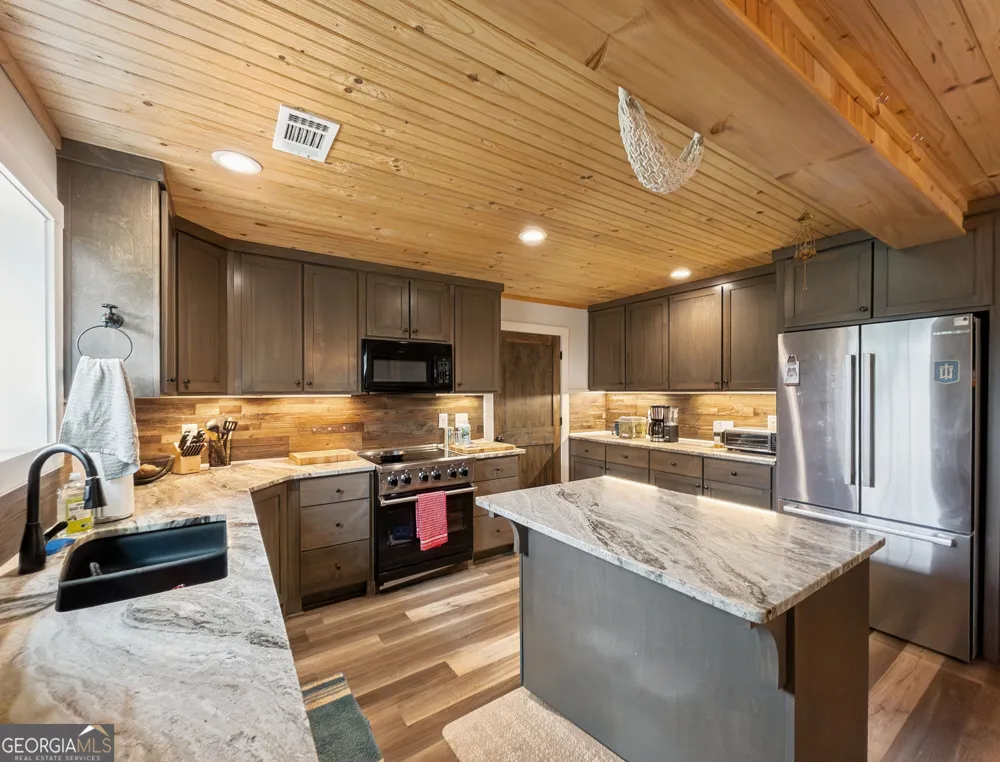 4896 Barnett Shoals RD Athens, GA 30605