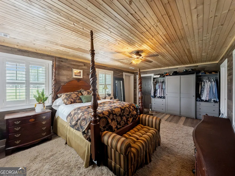 4896 Barnett Shoals RD Athens, GA 30605