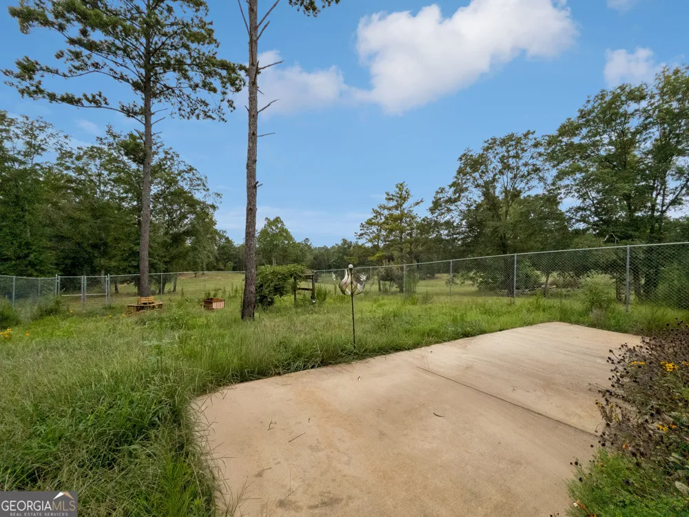 4896 Barnett Shoals RD Athens, GA 30605