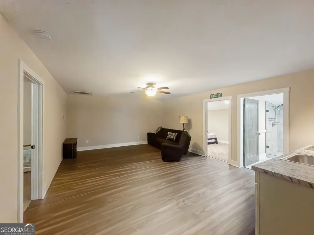4896 Barnett Shoals RD Athens, GA 30605