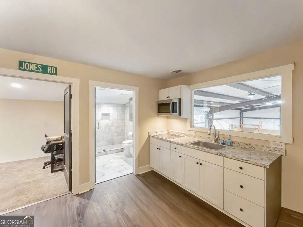 4896 Barnett Shoals RD Athens, GA 30605
