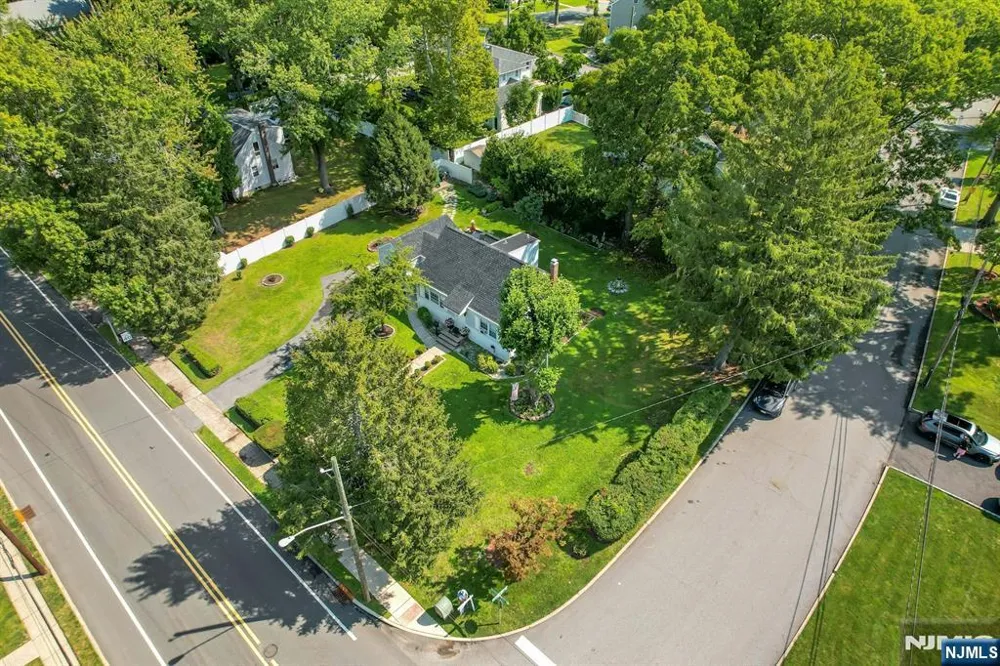 10 Knickerbocker Road Demarest, NJ 07627