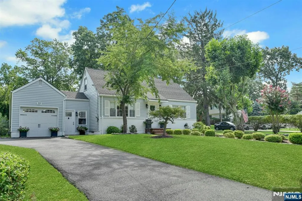 10 Knickerbocker Road Demarest, NJ 07627