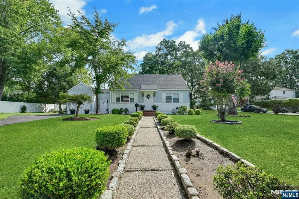 10 Knickerbocker Road Demarest, NJ 07627
