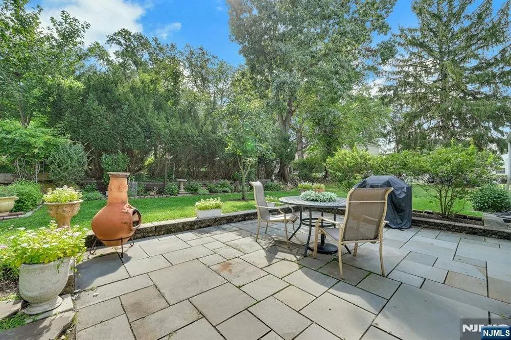 10 Knickerbocker Road Demarest, NJ 07627