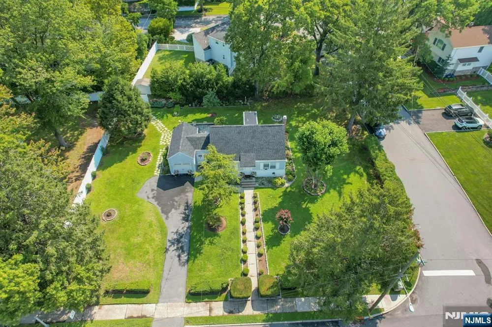 10 Knickerbocker Road Demarest, NJ 07627