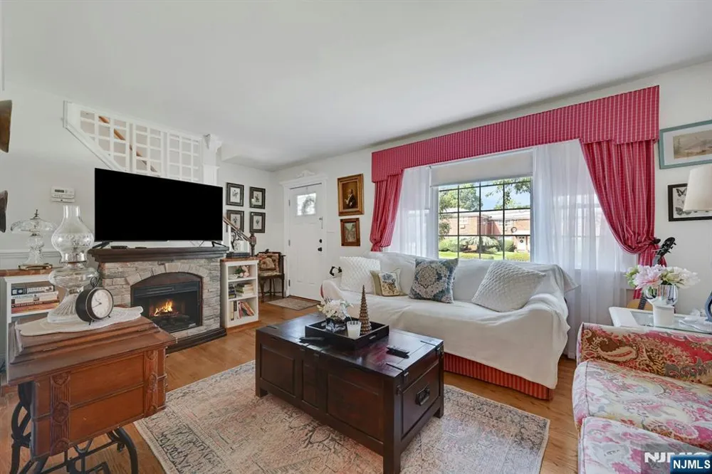 10 Knickerbocker Road Demarest, NJ 07627