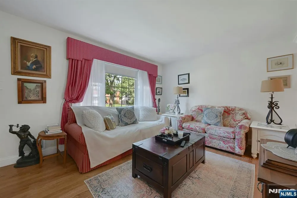 10 Knickerbocker Road Demarest, NJ 07627