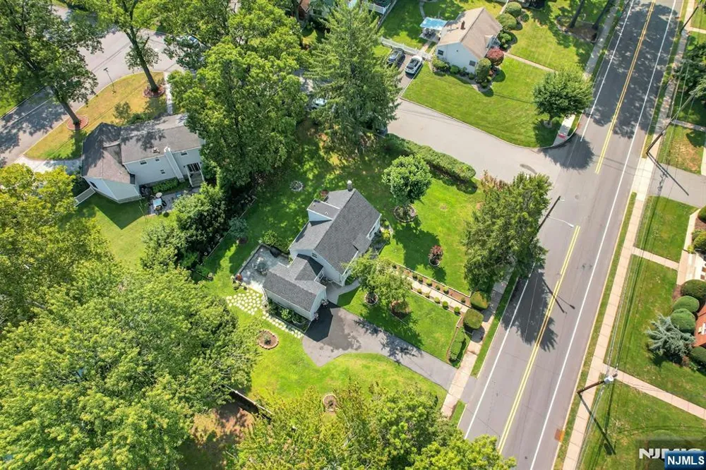 10 Knickerbocker Road Demarest, NJ 07627