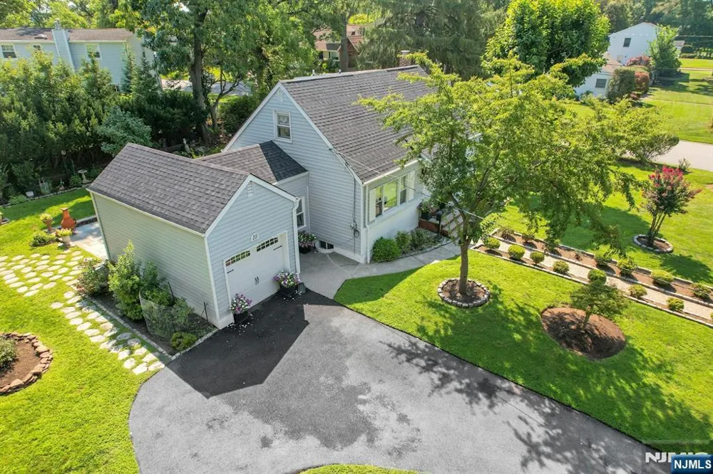 10 Knickerbocker Road Demarest, NJ 07627
