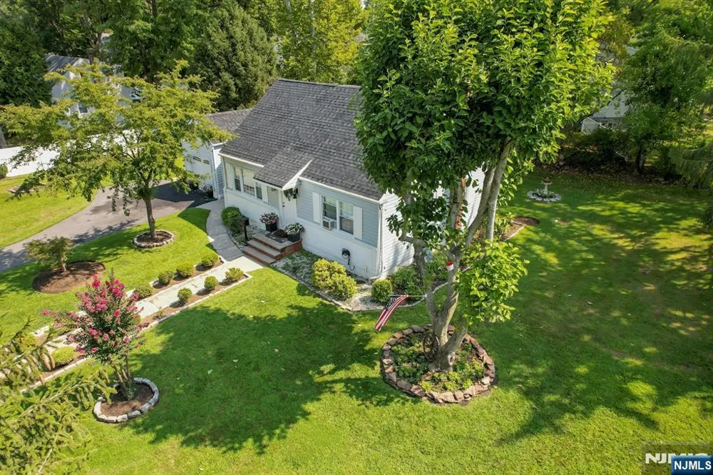 10 Knickerbocker Road Demarest, NJ 07627