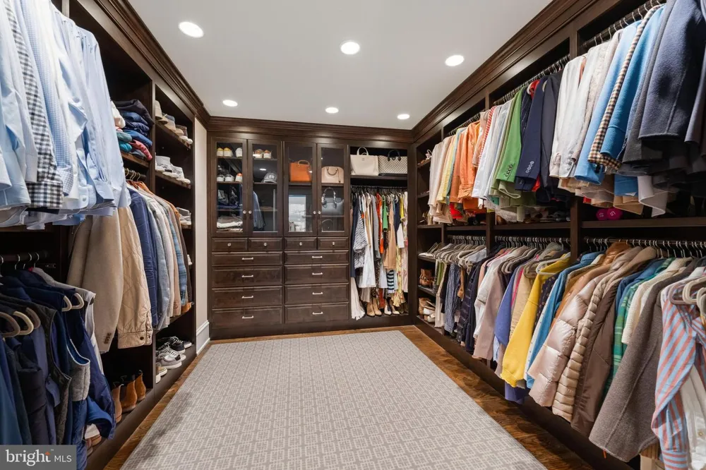 1726 HOBAN ROAD NW Washington, DC 20007