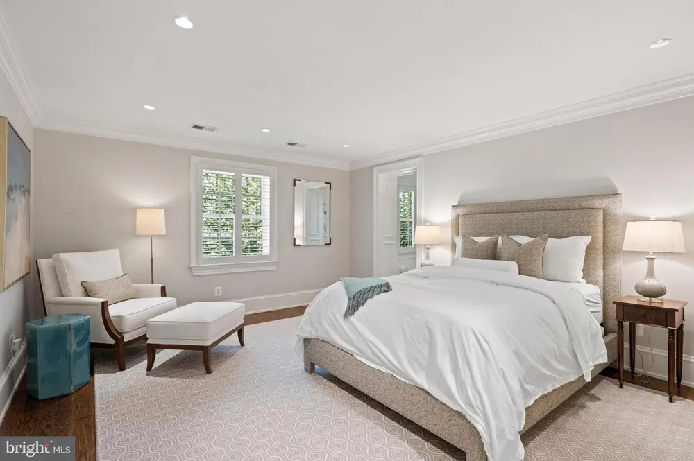 1726 HOBAN ROAD NW Washington, DC 20007