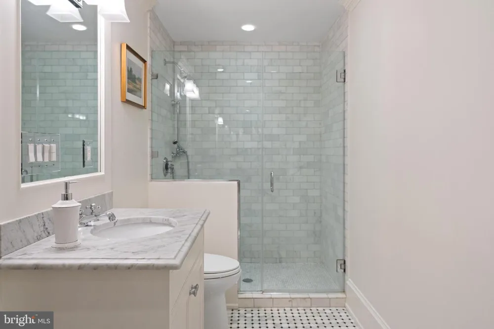 1726 HOBAN ROAD NW Washington, DC 20007