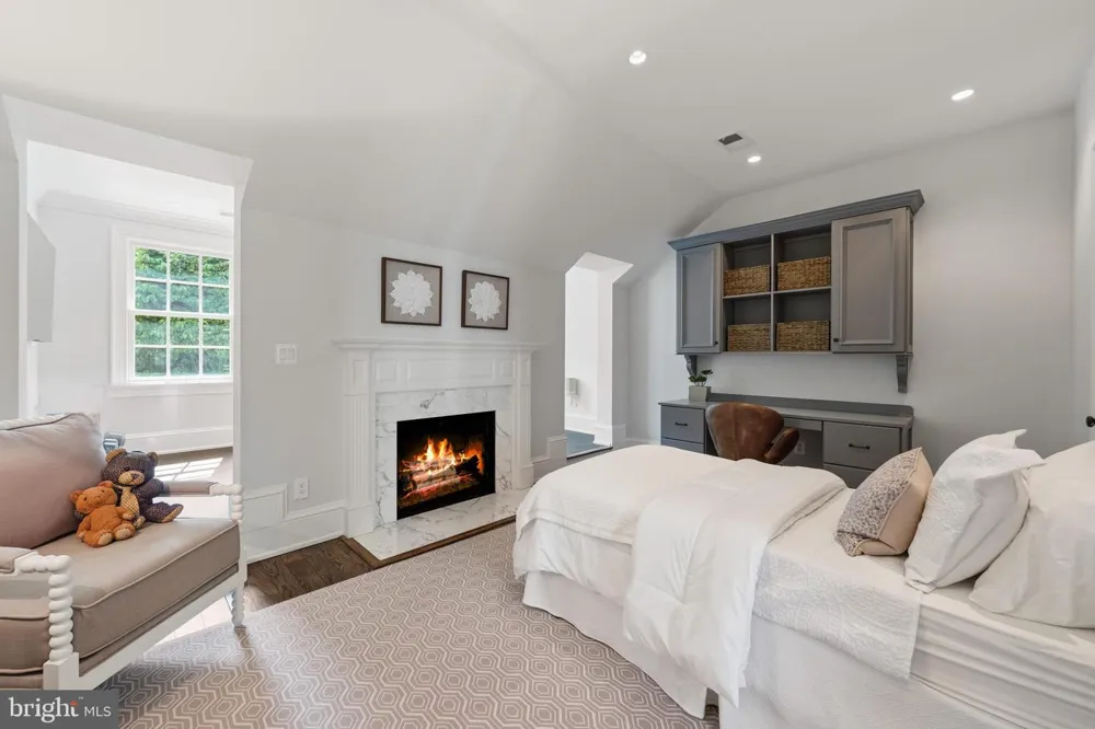 1726 HOBAN ROAD NW Washington, DC 20007