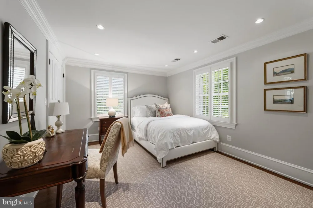 1726 HOBAN ROAD NW Washington, DC 20007