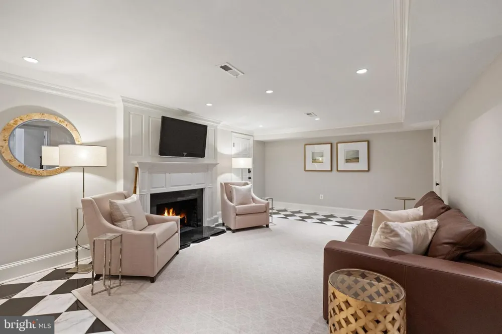 1726 HOBAN ROAD NW Washington, DC 20007