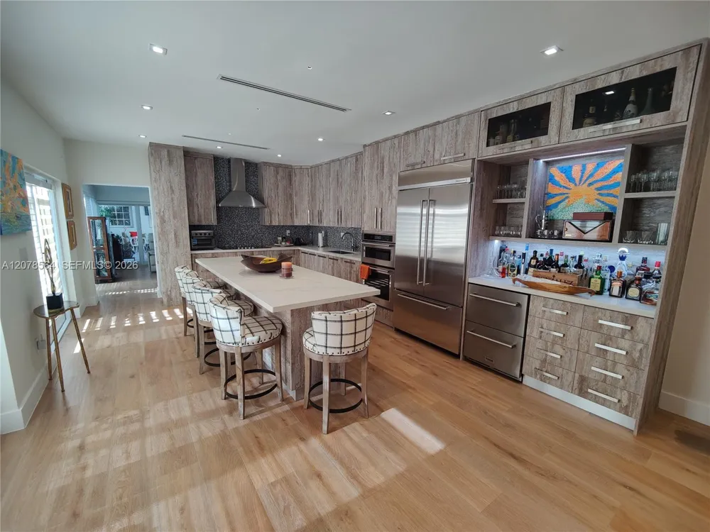 1823 S Bayshore Ln Miami, FL 33133
