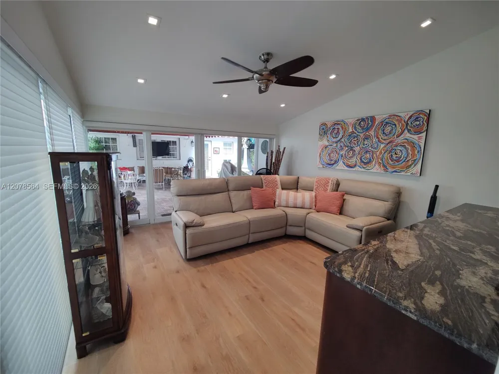 1823 S Bayshore Ln Miami, FL 33133