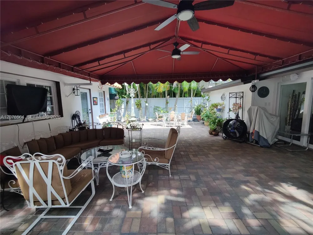 1823 S Bayshore Ln Miami, FL 33133