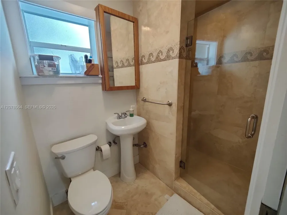 1823 S Bayshore Ln Miami, FL 33133