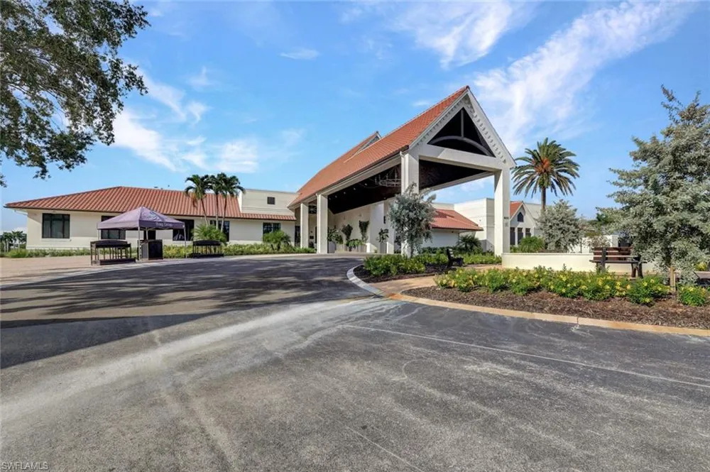 7360 Glenmoor Lane #4301 Naples, FL 34104