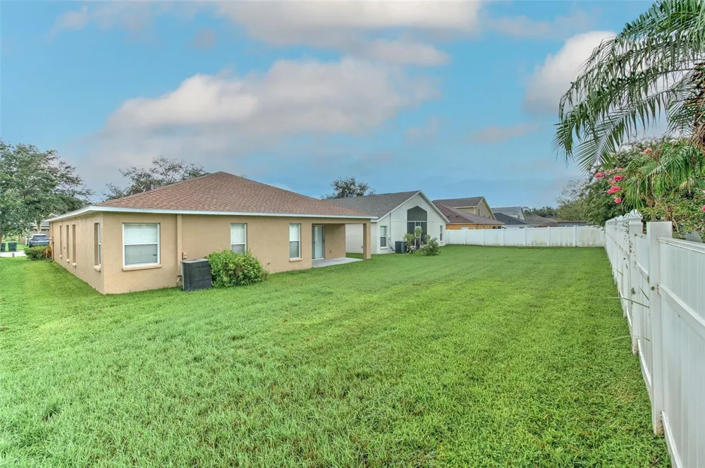 3945 HAMPTON HILLS DRIVE Lakeland, FL 33810