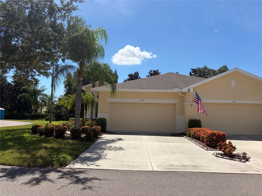 1910 SIFIELD GREENS WAY #52 Sun City Center, FL 33573