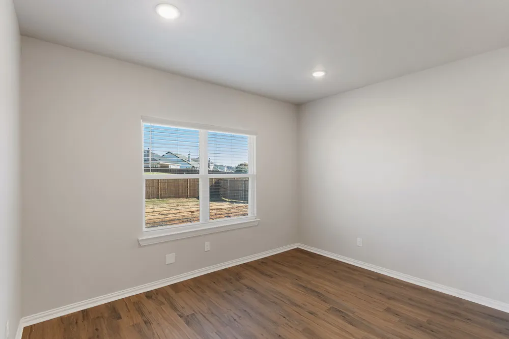712 Taliaferro Springtown, TX 76082