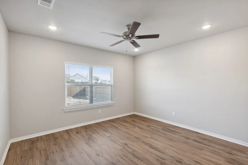 712 Taliaferro Springtown, TX 76082