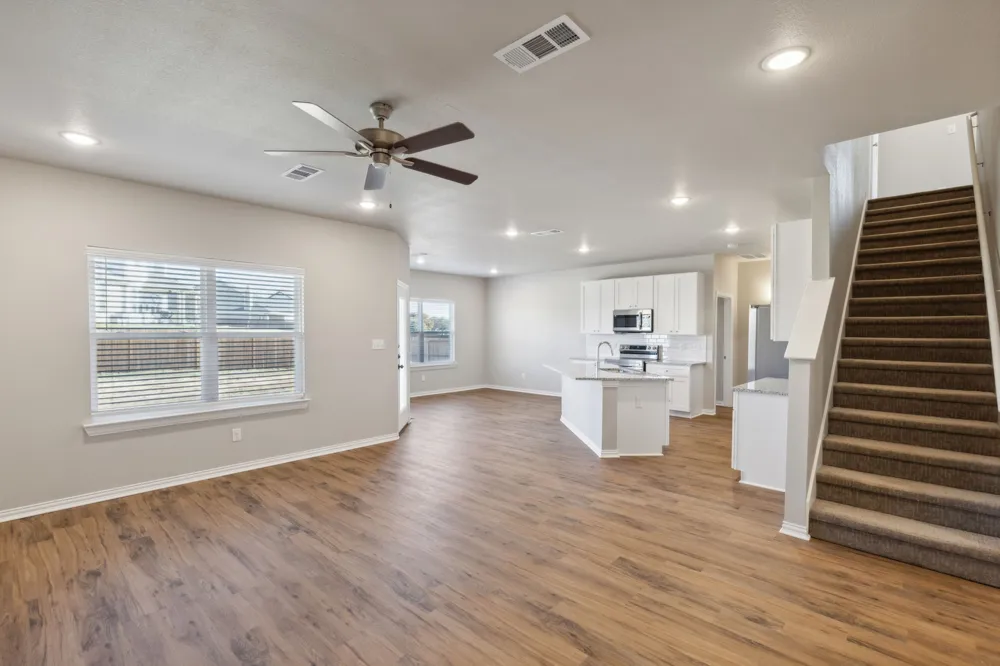 712 Taliaferro Springtown, TX 76082