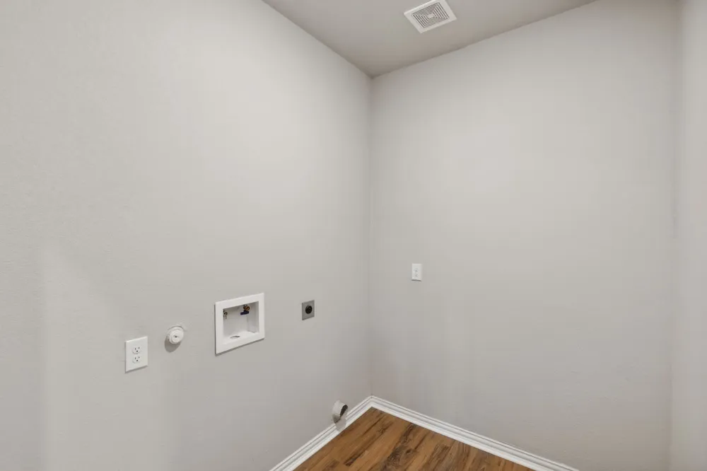 712 Taliaferro Springtown, TX 76082