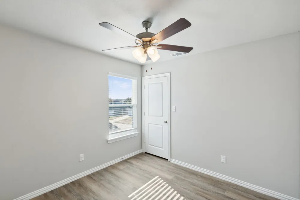 712 Taliaferro Springtown, TX 76082